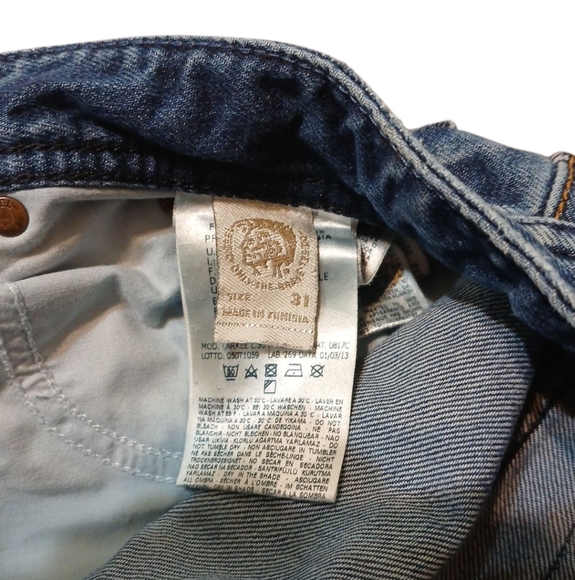 Diesel Larkee Men's Buttonfly Relaxed Fit Jeans Med Wash Mid Rise Size 31 - Picture 8 of 10